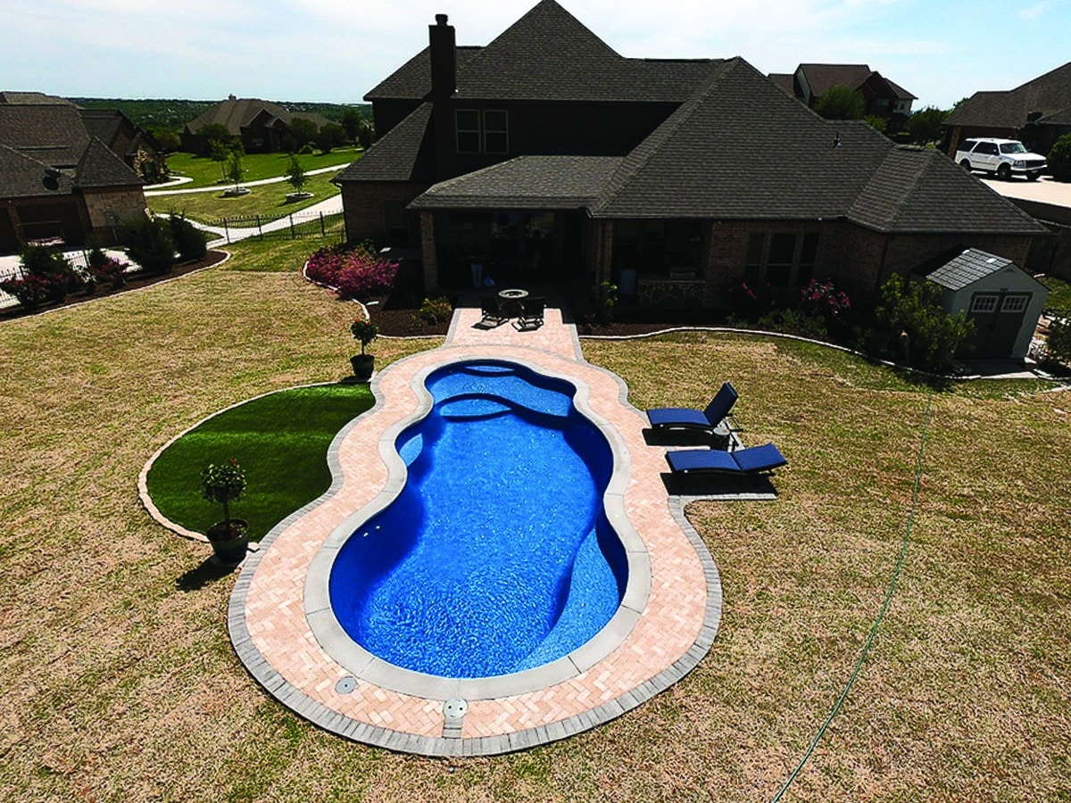 Latham Fiji Fiberglass Swimming Pool